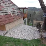 Pavlinka Samota Pri Lese * Chvojnica (Myjava)