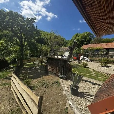 Pavlinka Samota Pri Lese